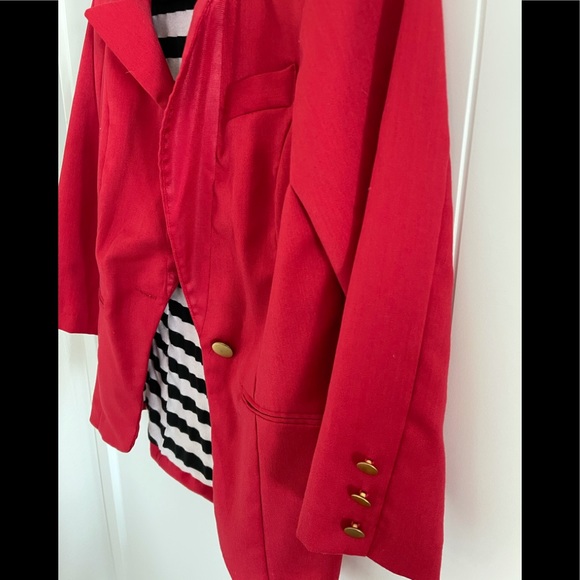 Blazer - Picture 4 of 4